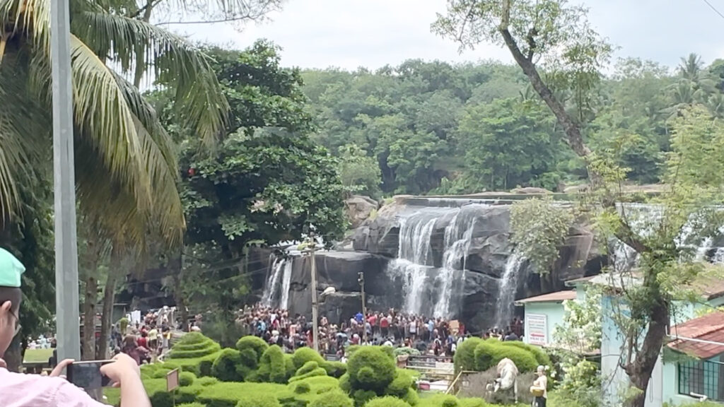 Thirparappu Falls